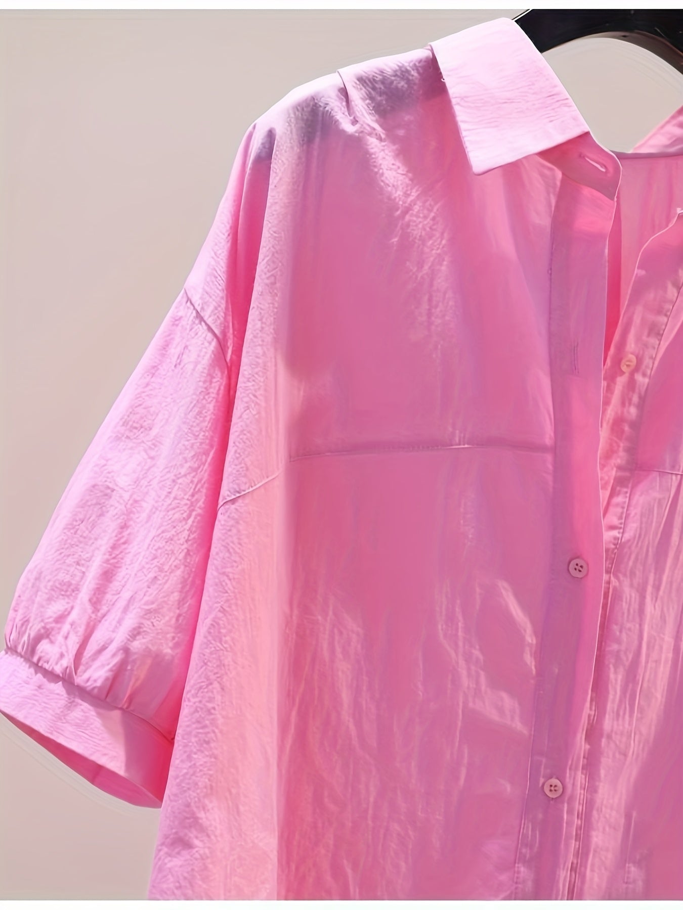 Women's Oversized Blouse Shirt with High-Low Hem and Short Sleeves – Fashionable Office and Casual Look