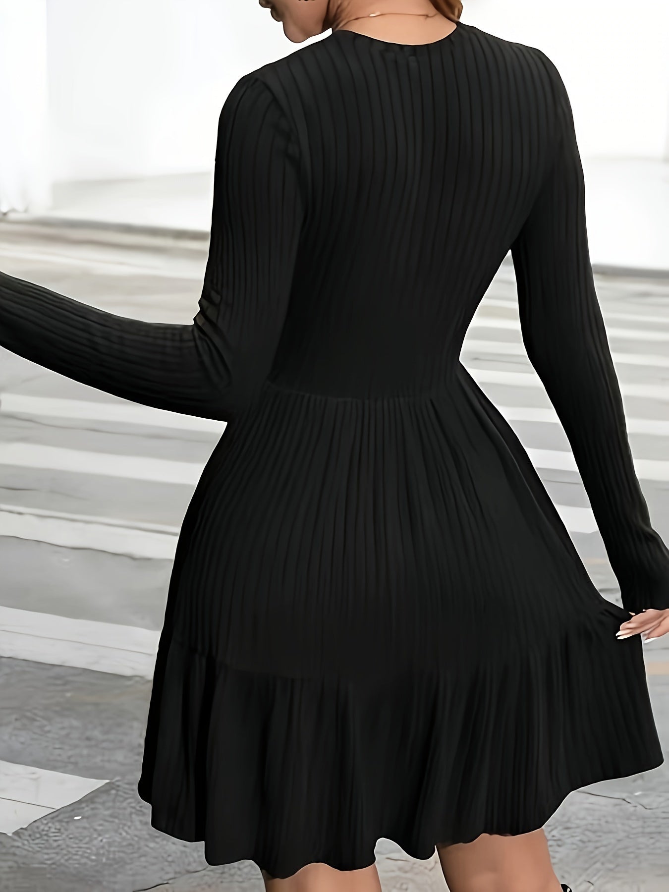 Schwarzes Rippstrick Kleid Damen Langarm Kurz Geraffter Saum