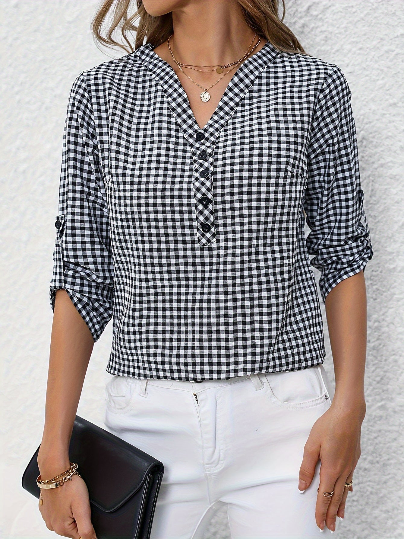 Women's blouse with check pattern and V-neck – casual shirt blouse for spring and summer