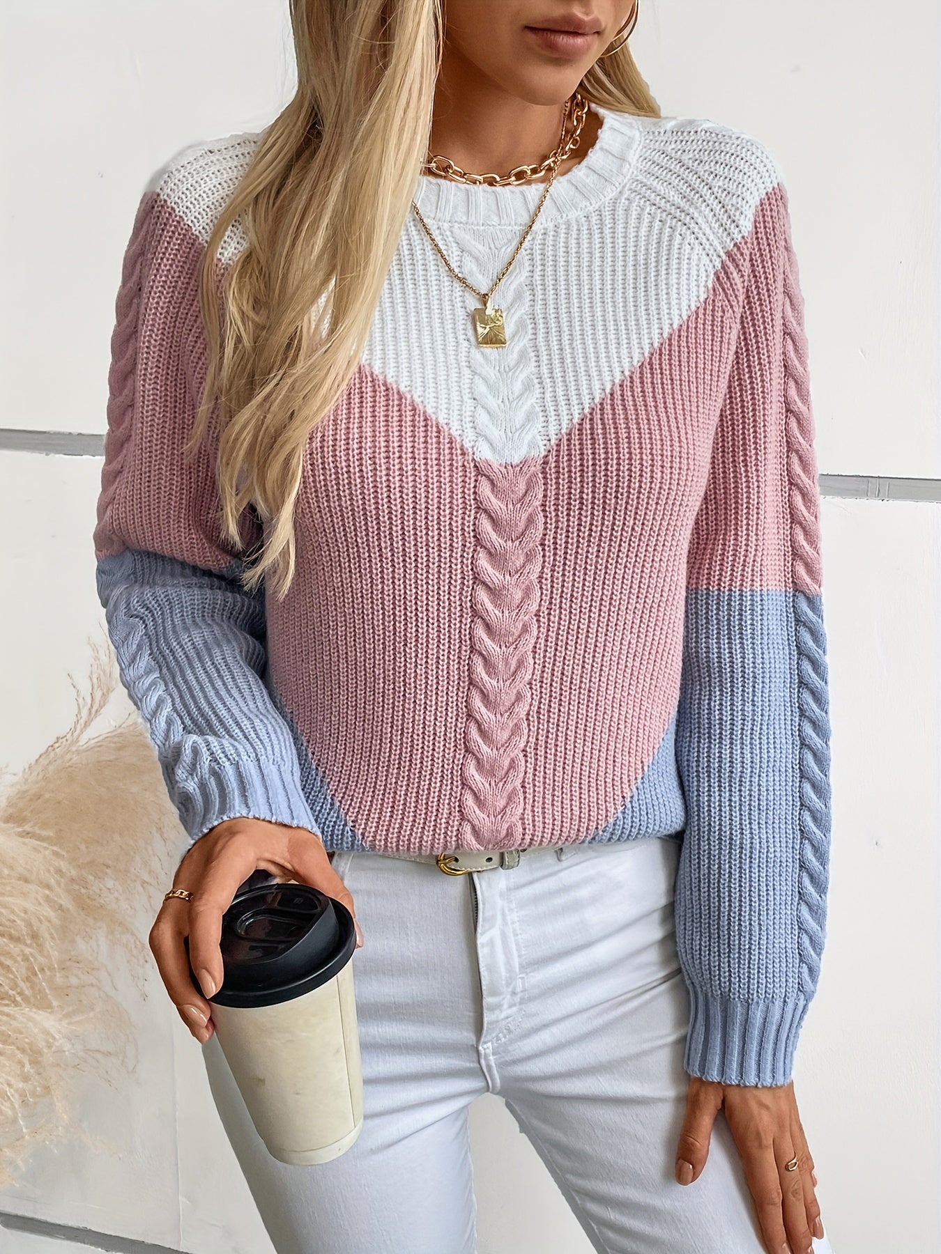 Women's knitted sweater, color-block cable-knit pattern, crew neck, white, light blue, dark blue