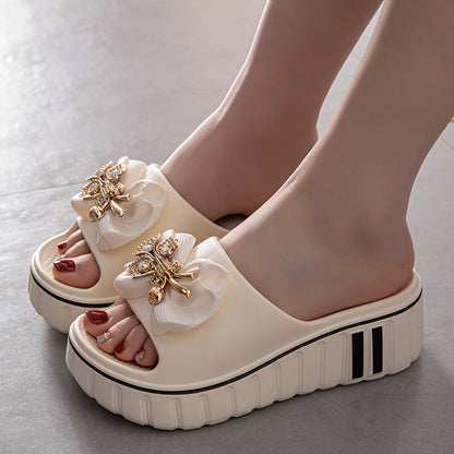 Women's platform slides with decorative embellishment – fashionable casual sandals for everyday wear and going out