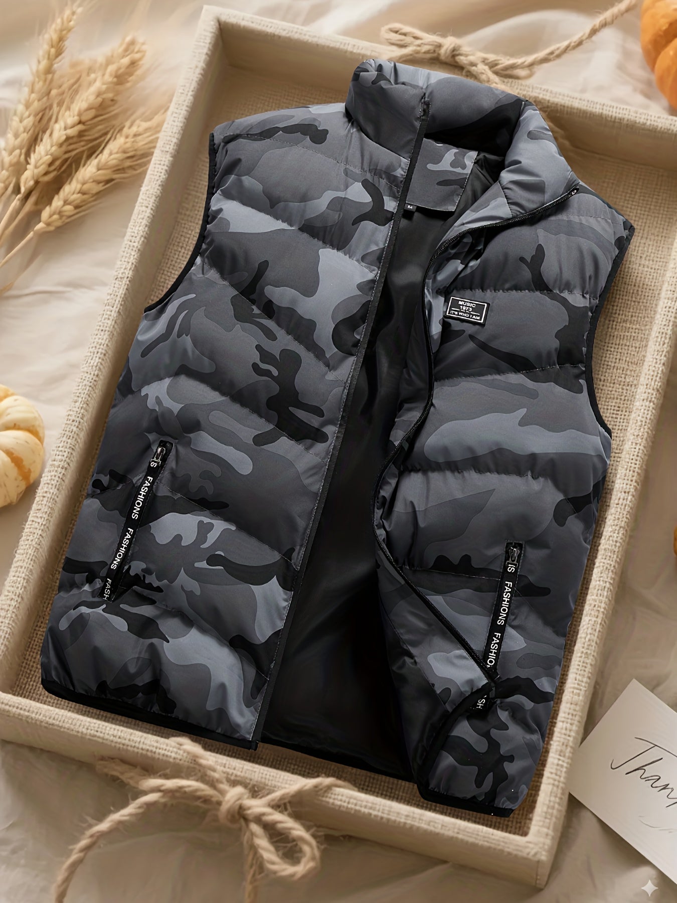Men's quilted vest with stand-up collar & camouflage pattern