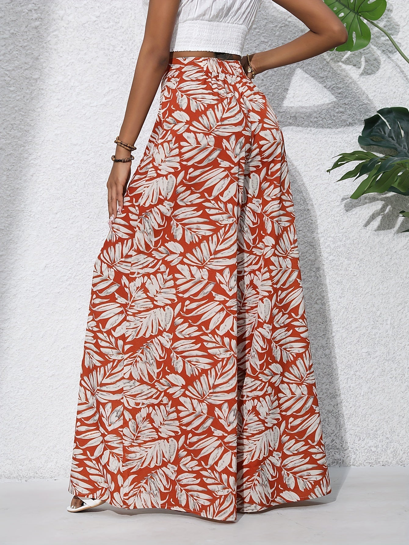 Women's Wide Summer Pants with Tropical Leaf Pattern – Fashionable Palazzo Pants for Beach and Leisure