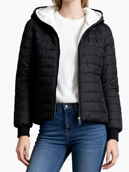 Women's quilted jacket with hood – Elegant winter companion for everyday and leisure use