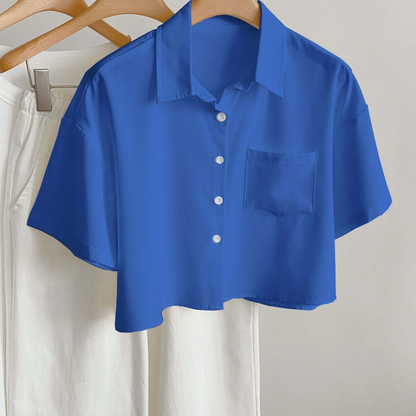 Women's short-sleeve blouse with crop cut and chest pocket – modern casual shirt
