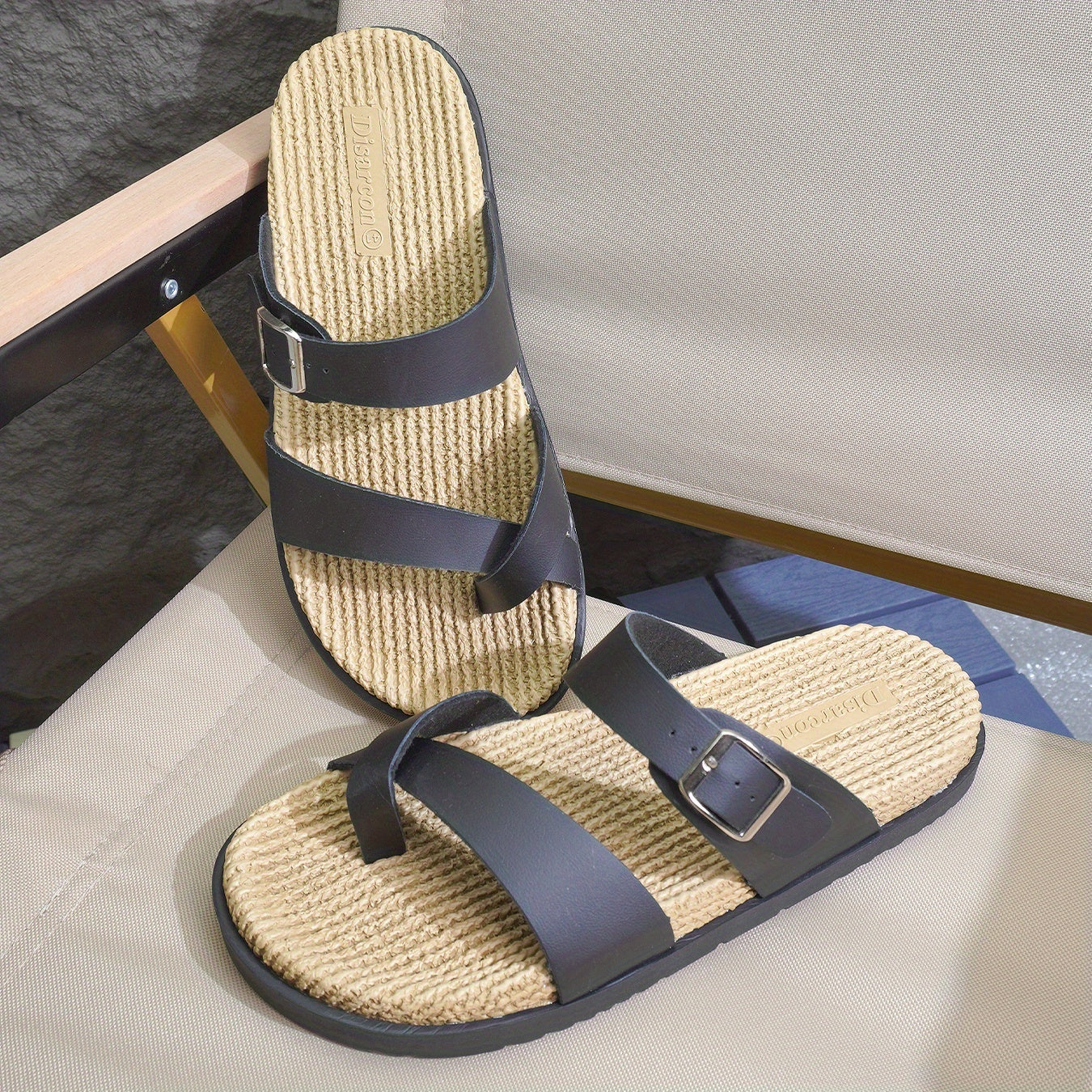 Men's comfort sandals with toe loop and adjustable strap – casual & summer