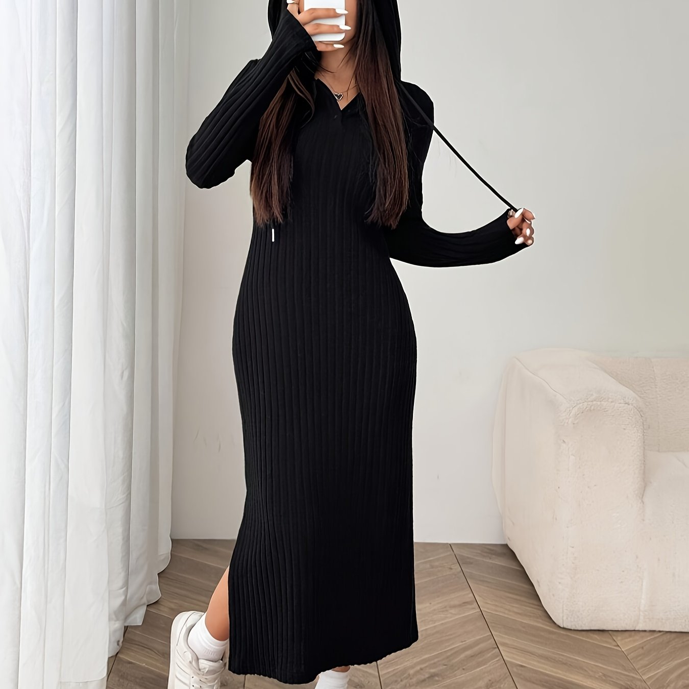 Geripptes Strickkleid Schwarz Lang Kapuze