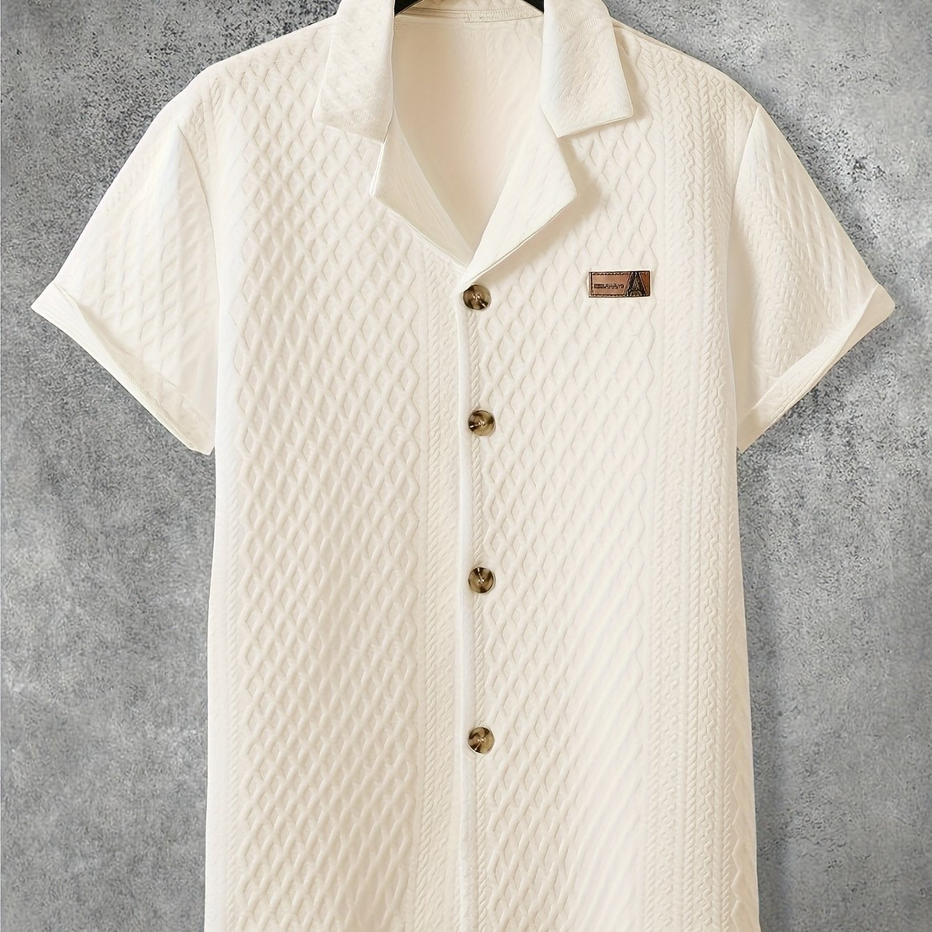 Men's short-sleeve shirt with textured pattern and notch collar – modern casual shirt for stylish occasions