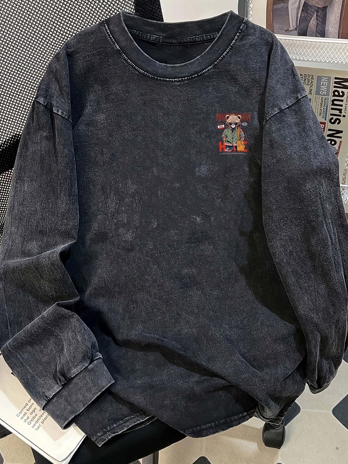 Unisex sweatshirt with bear print, oversized, washed black
