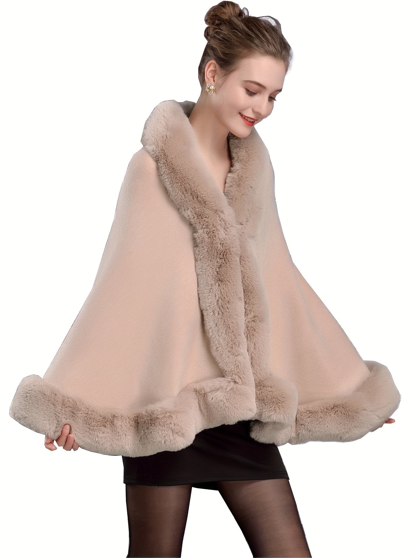 Women's cape with faux fur trim - Warm poncho design