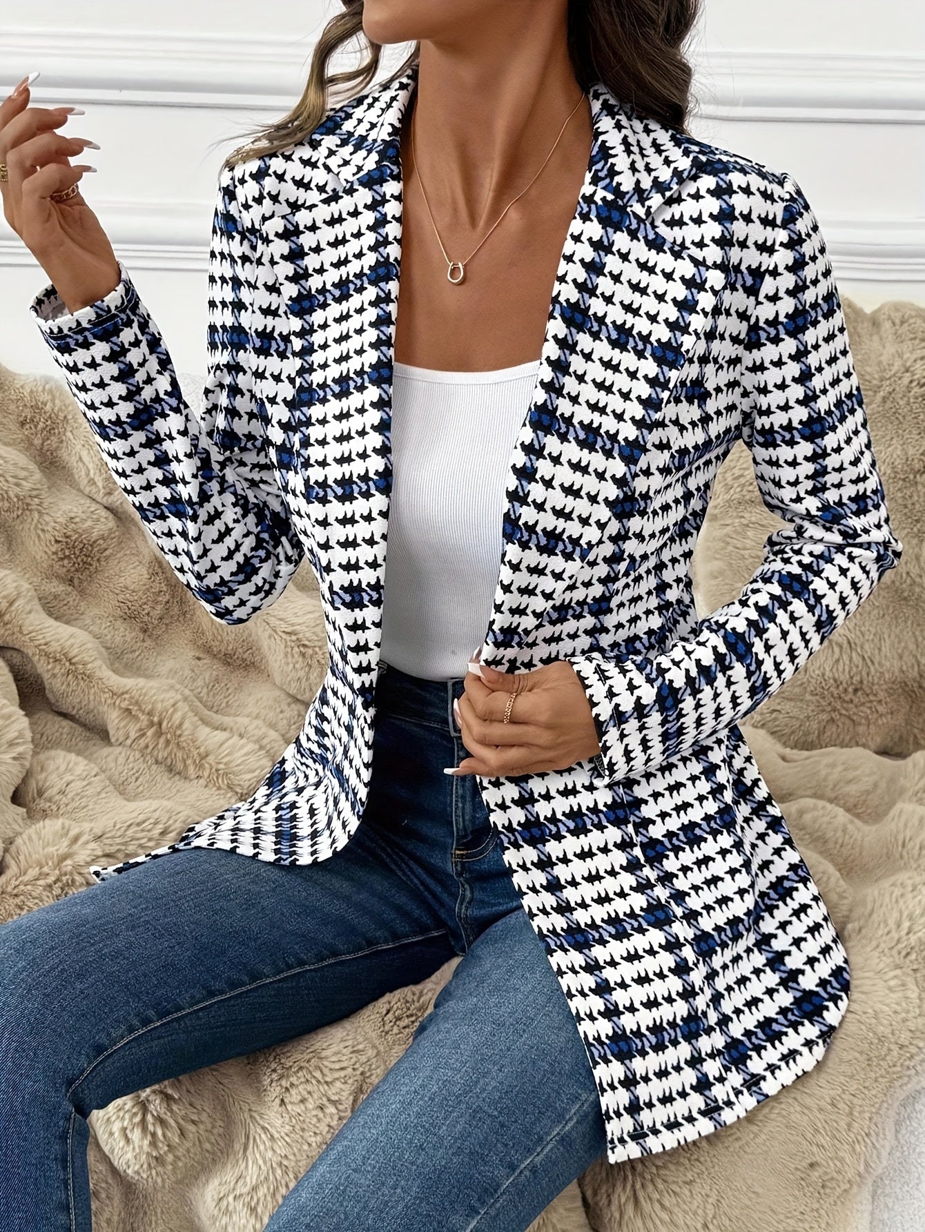 Women's Elegant Business Blazer in Checkered Style for Office and Everyday Wear