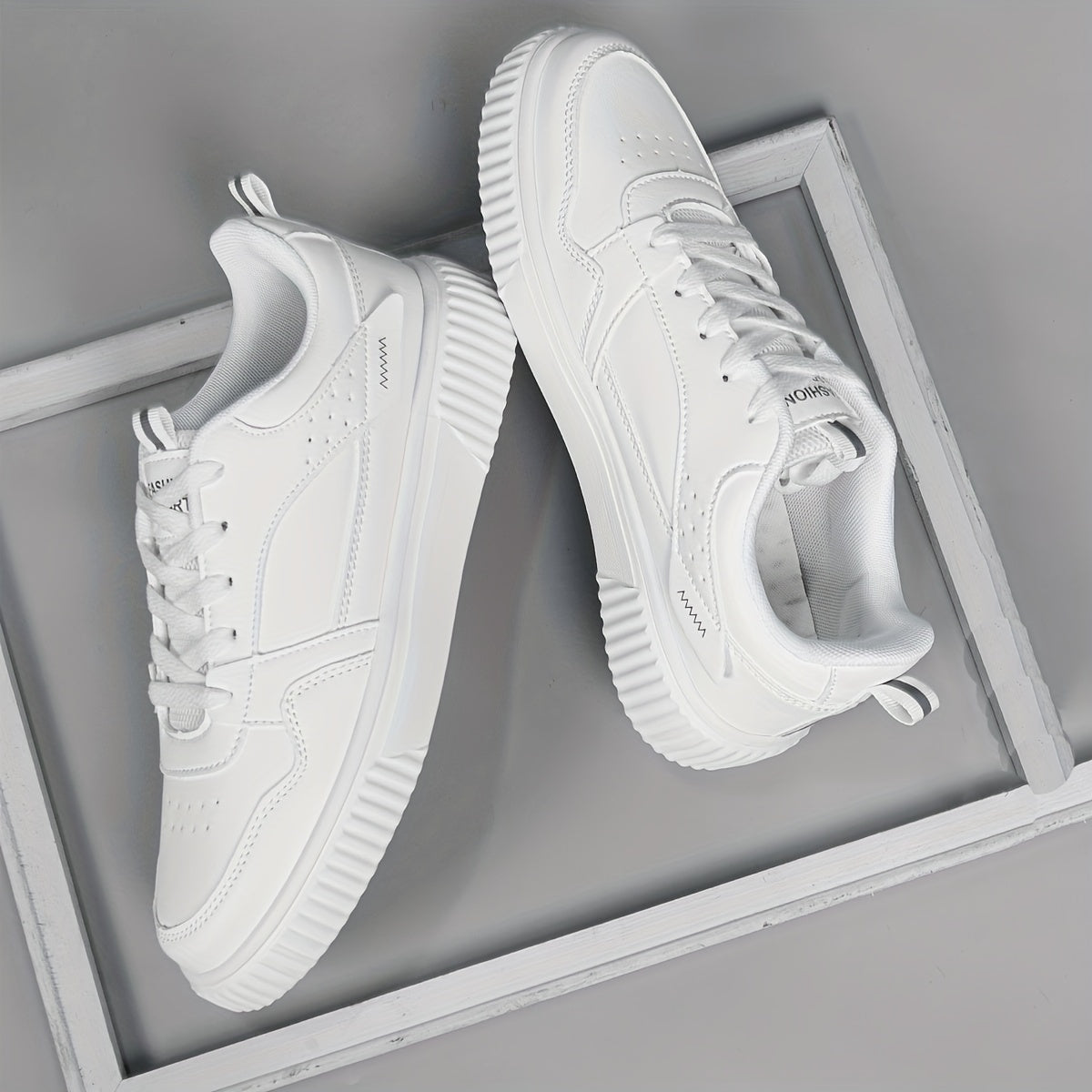 Men's Trendy Sneakers with Platform and Modern Design for Everyday and Leisure Use