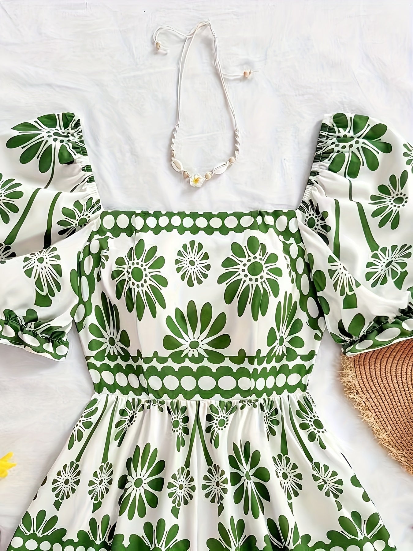 Women's jumpsuit with puff sleeves and vintage floral pattern – elegant one-piece for summer and leisure