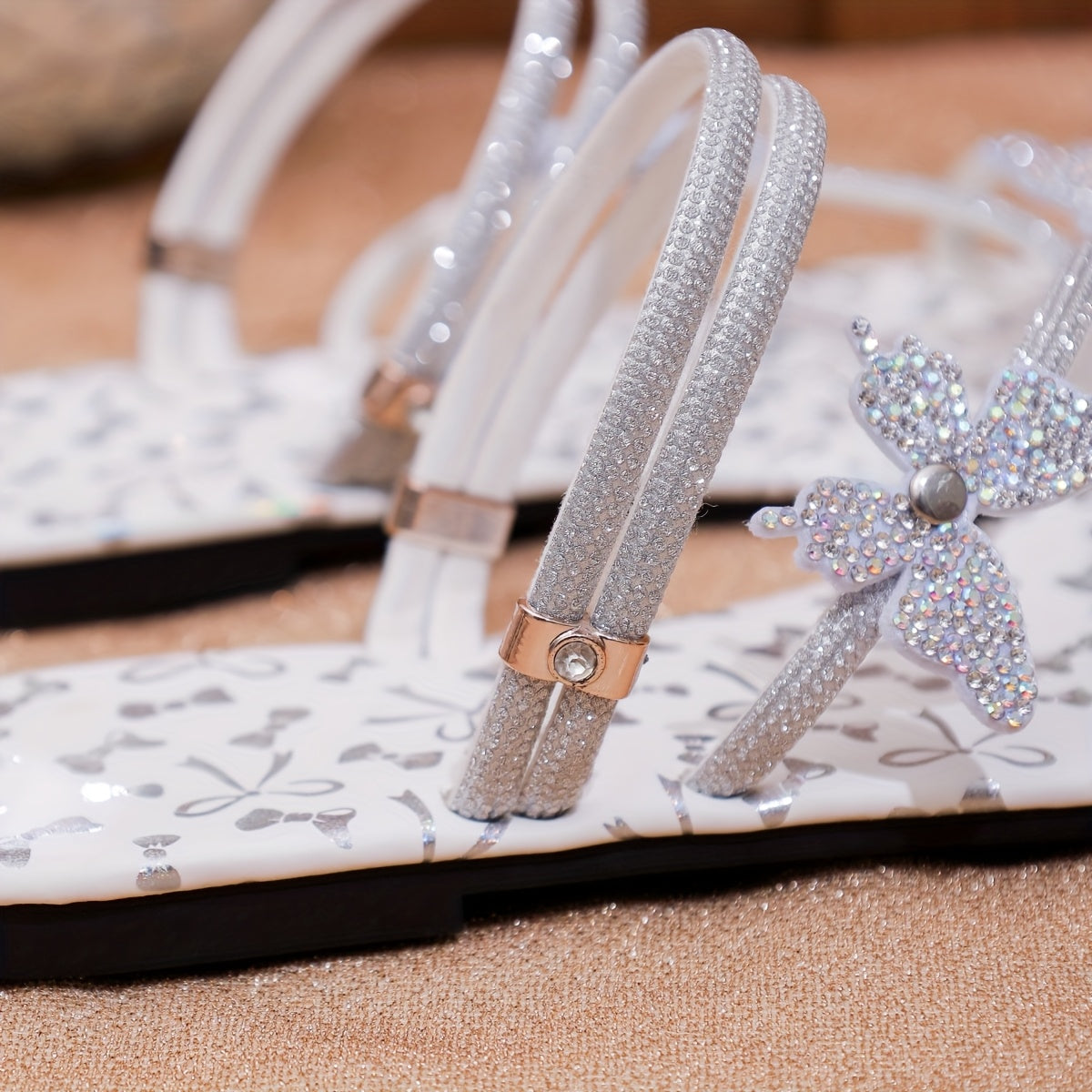 Women's flat sandals with butterfly applique – Elegant summer shoes for everyday wear and events