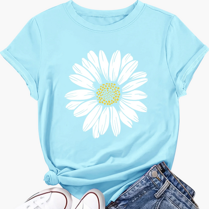 Women's T-Shirt with Daisy Print – Casual Summer Fashion for Leisure and Everyday Wear