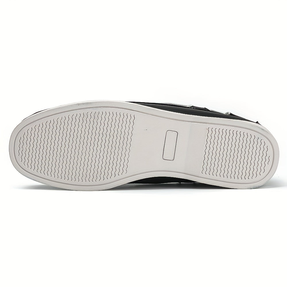 Men's boat shoes in classic moccasin style – Elegant casual shoes for everyday and leisure use