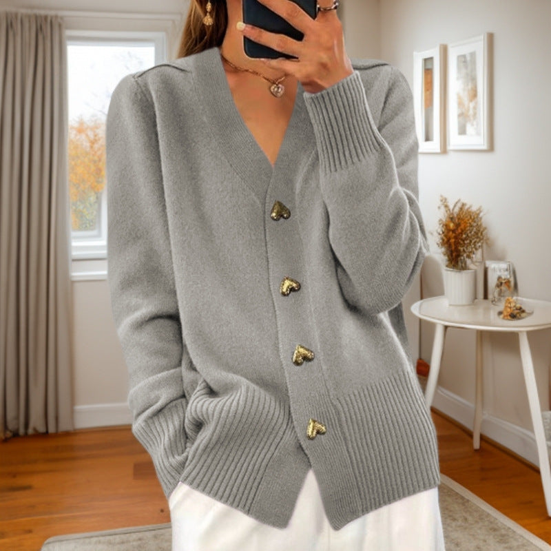 Heather – V-neck knit sweater with button and long sleeves for women
