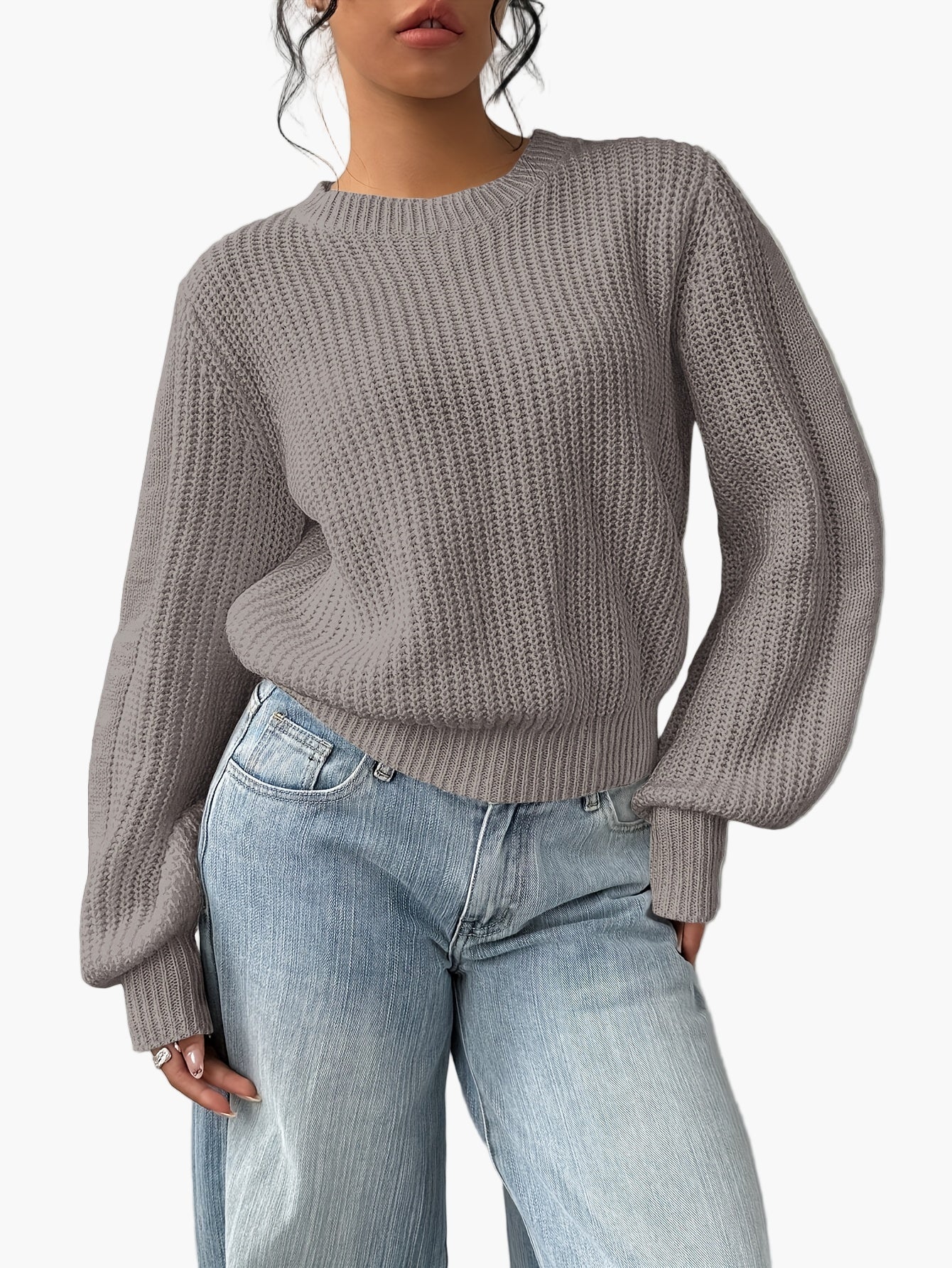 Women's knitted sweater with round neckline – fashionable casual look for everyday and office