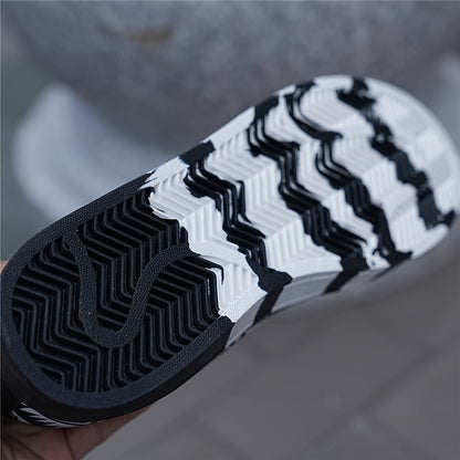 Men's sneakers with colorful geometric pattern – street style casual shoes for outdoor and everyday use