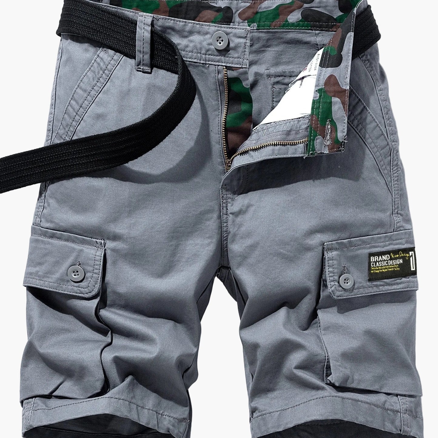 Men's cargo shorts in outdoor and casual style with pockets and belt