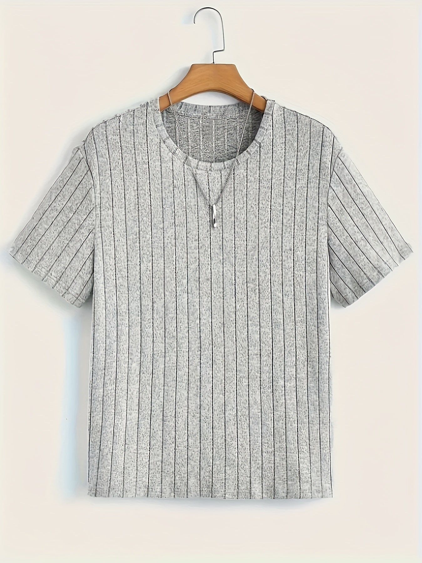 Men's T-Shirt with Vertical Texture Pattern – Modern Short-Sleeve Shirt for Everyday and Leisure
