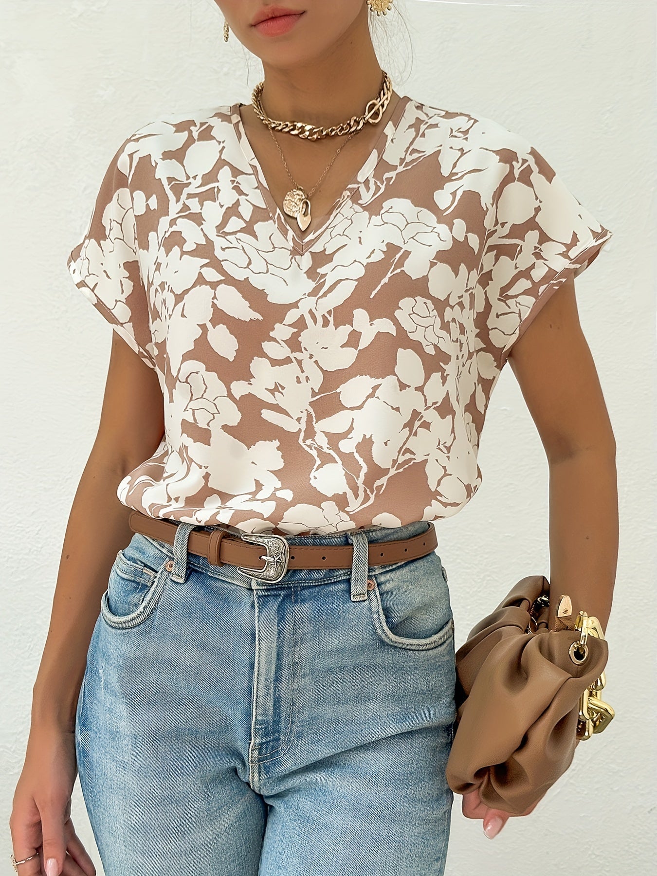 Women's Elegant Summer Blouse Shirt with Floral Pattern and V-Neck, Casual Wear