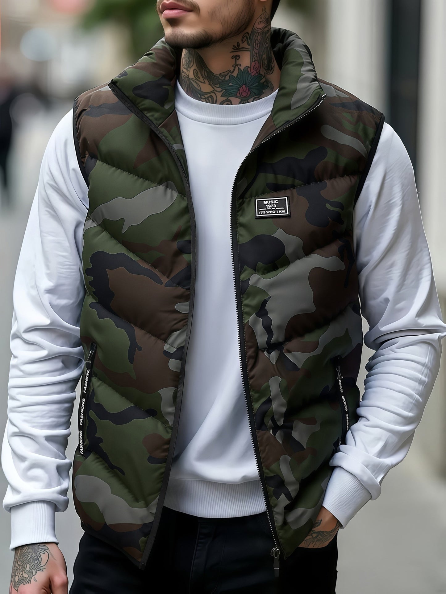 Men's quilted vest with stand-up collar & camouflage pattern