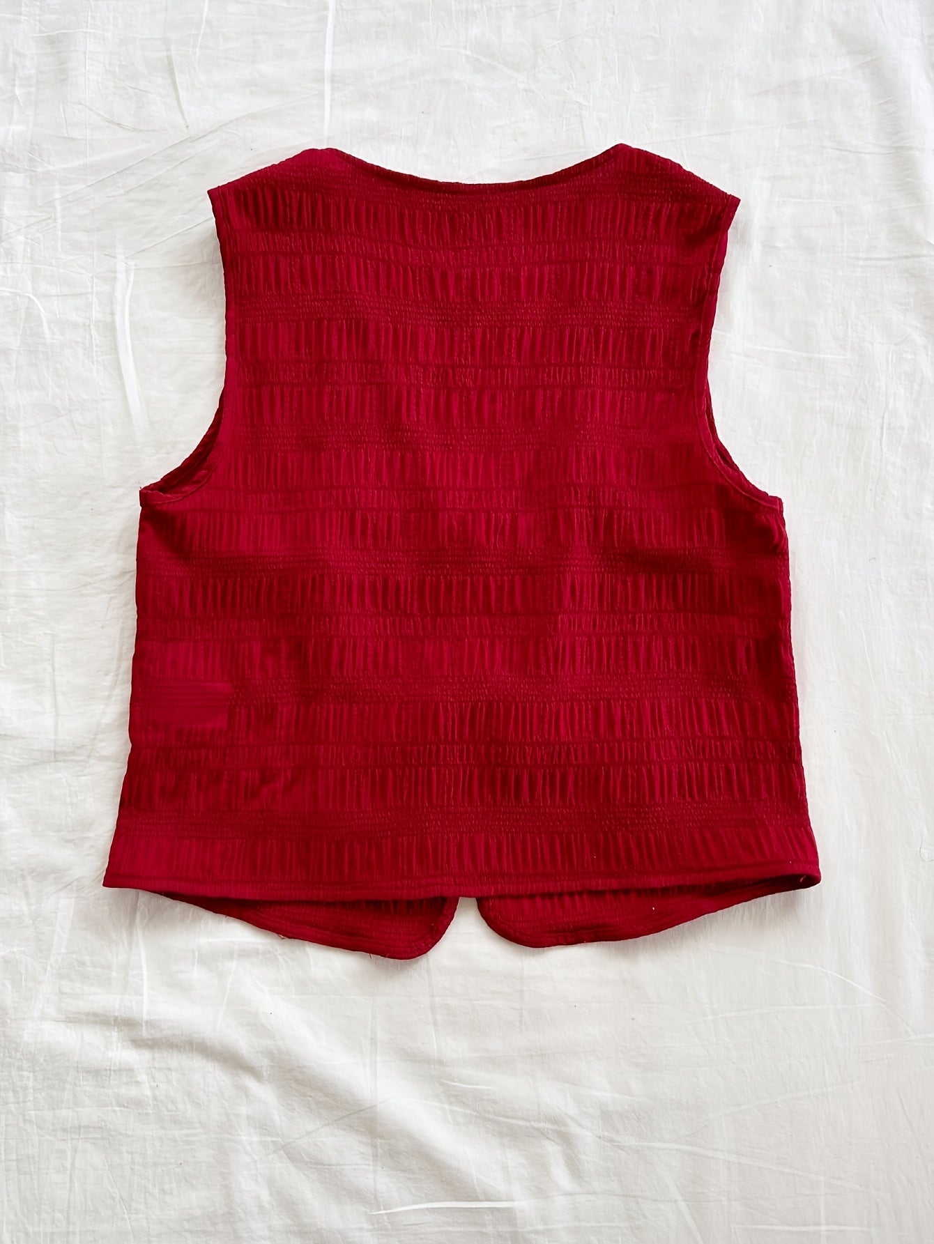 Women's sleeveless vest with tie and crinkle look – Boho streetwear for leisure & vacation