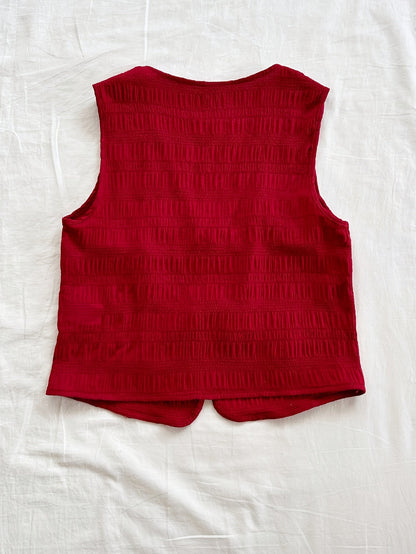 Women's sleeveless vest with tie and crinkle look – Boho streetwear for leisure & vacation