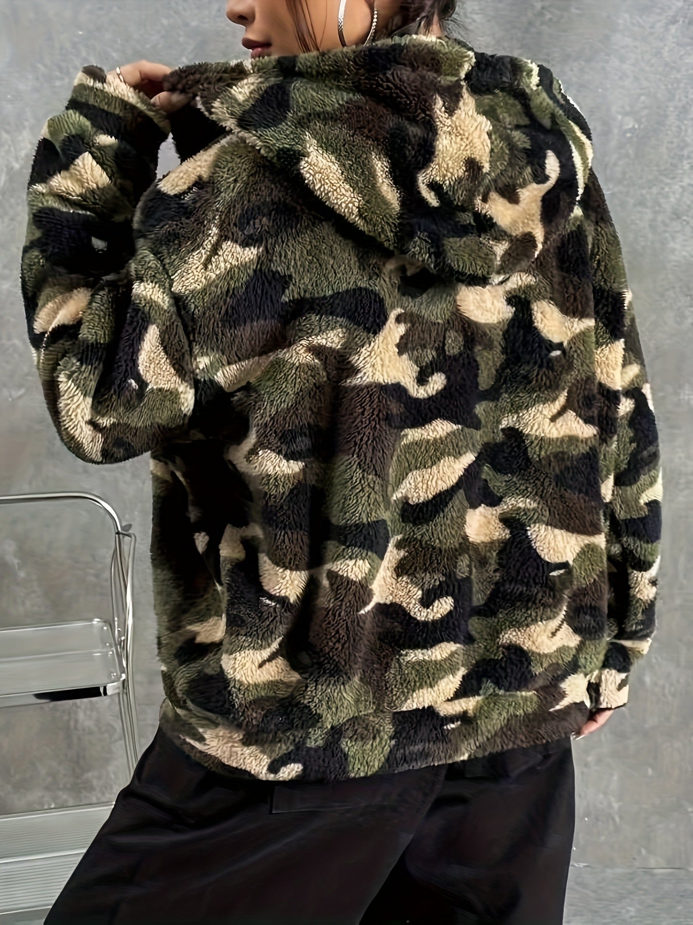 Teddy fleece hooded jacket with camouflage pattern and zipper