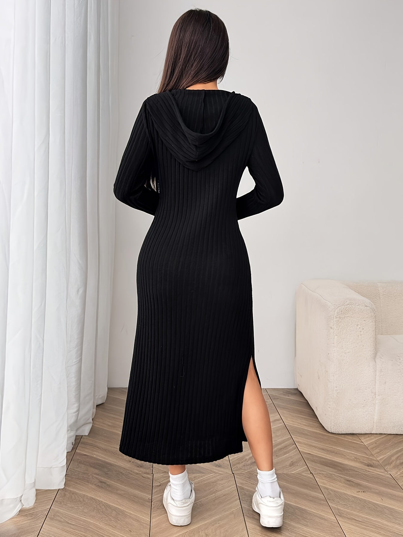 Geripptes Strickkleid Schwarz Lang Kapuze