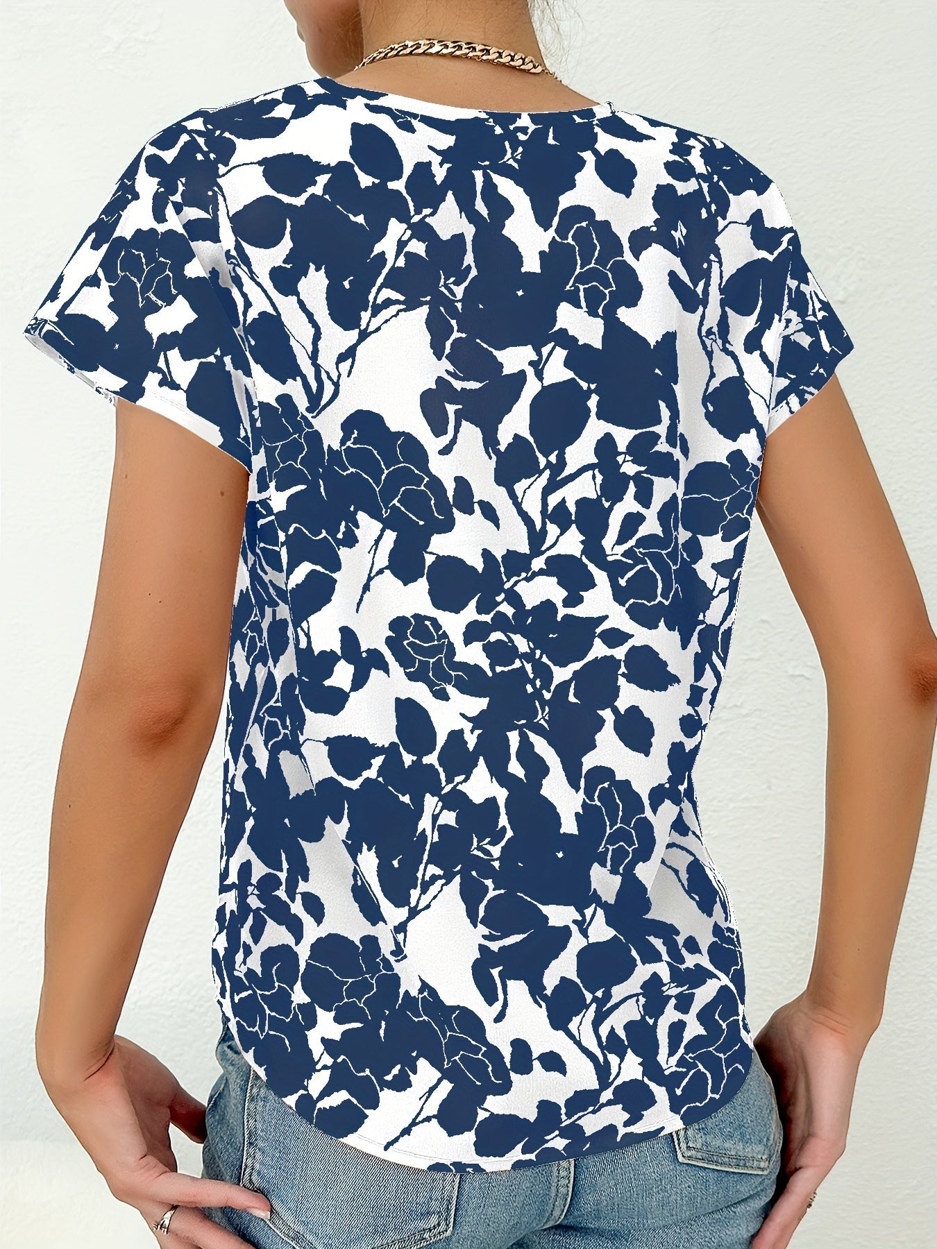 Women's Elegant Summer Blouse Shirt with Floral Pattern and V-Neck, Casual Wear