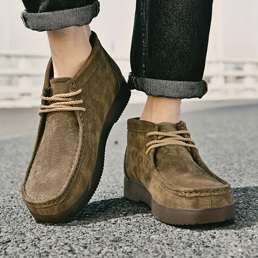 Men’s moccasin ankle boots with laces and a treaded sole in a suede look
