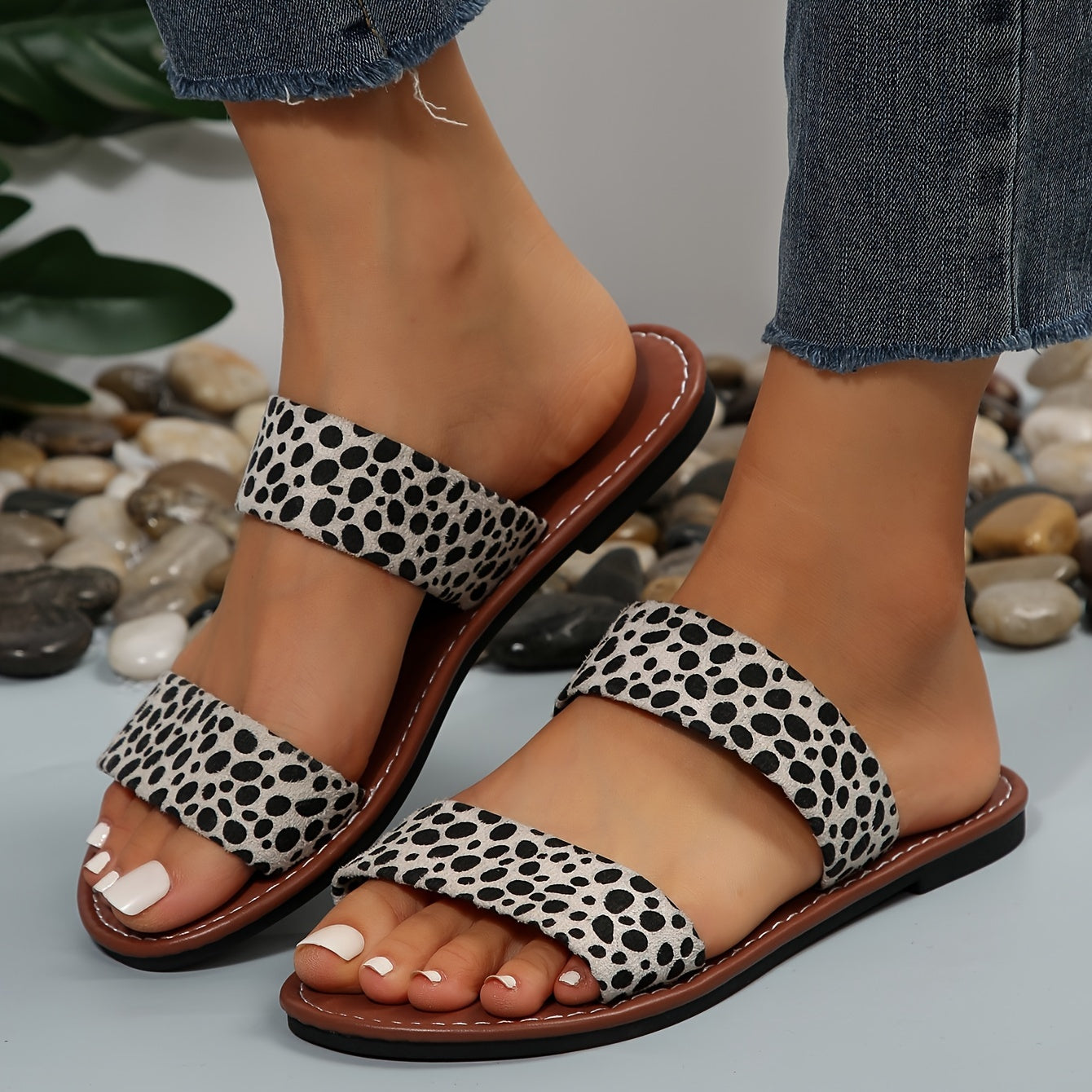 Women's Sandals with Animal Print and Two Straps – Fashionable Slides for Everyday, Beach & Leisure