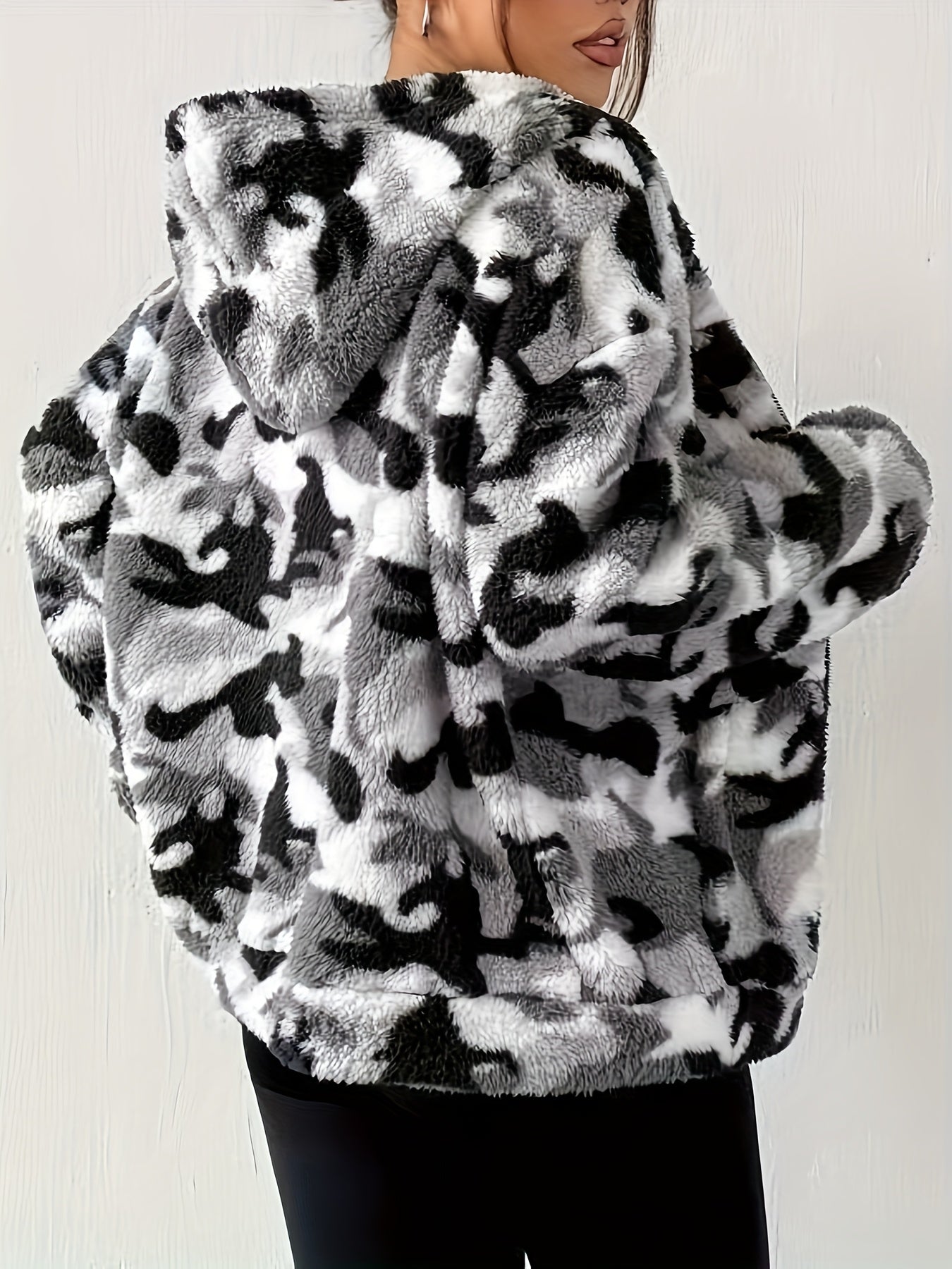 Teddy fleece hooded jacket with camouflage pattern and zipper