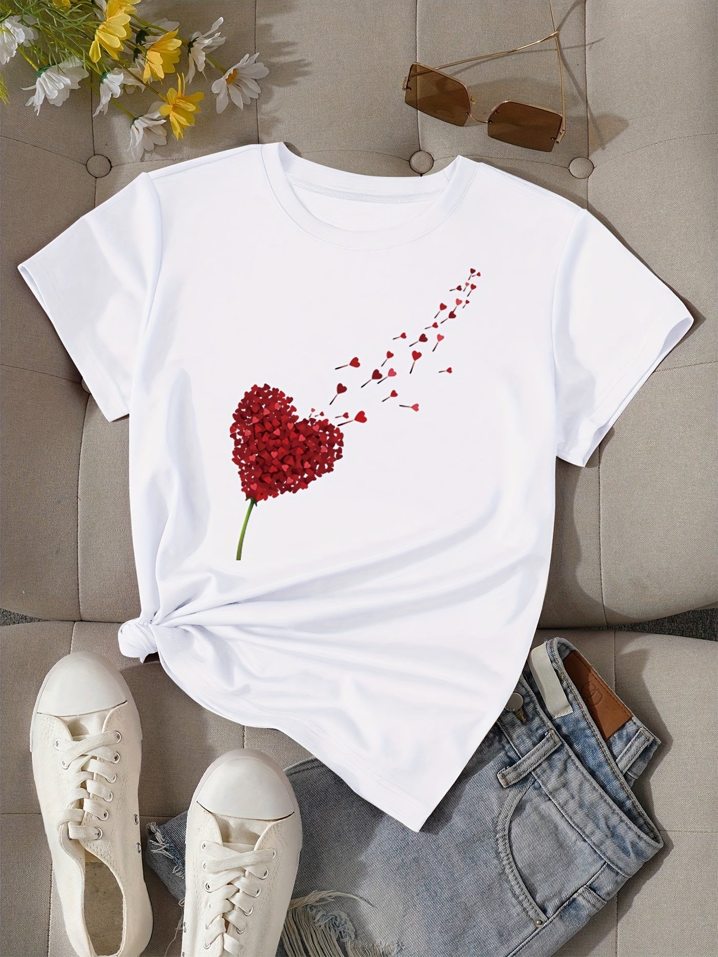 Women's T-Shirt with Heart Pattern – Trendy Casual Shirt for Summer and Everyday Wear