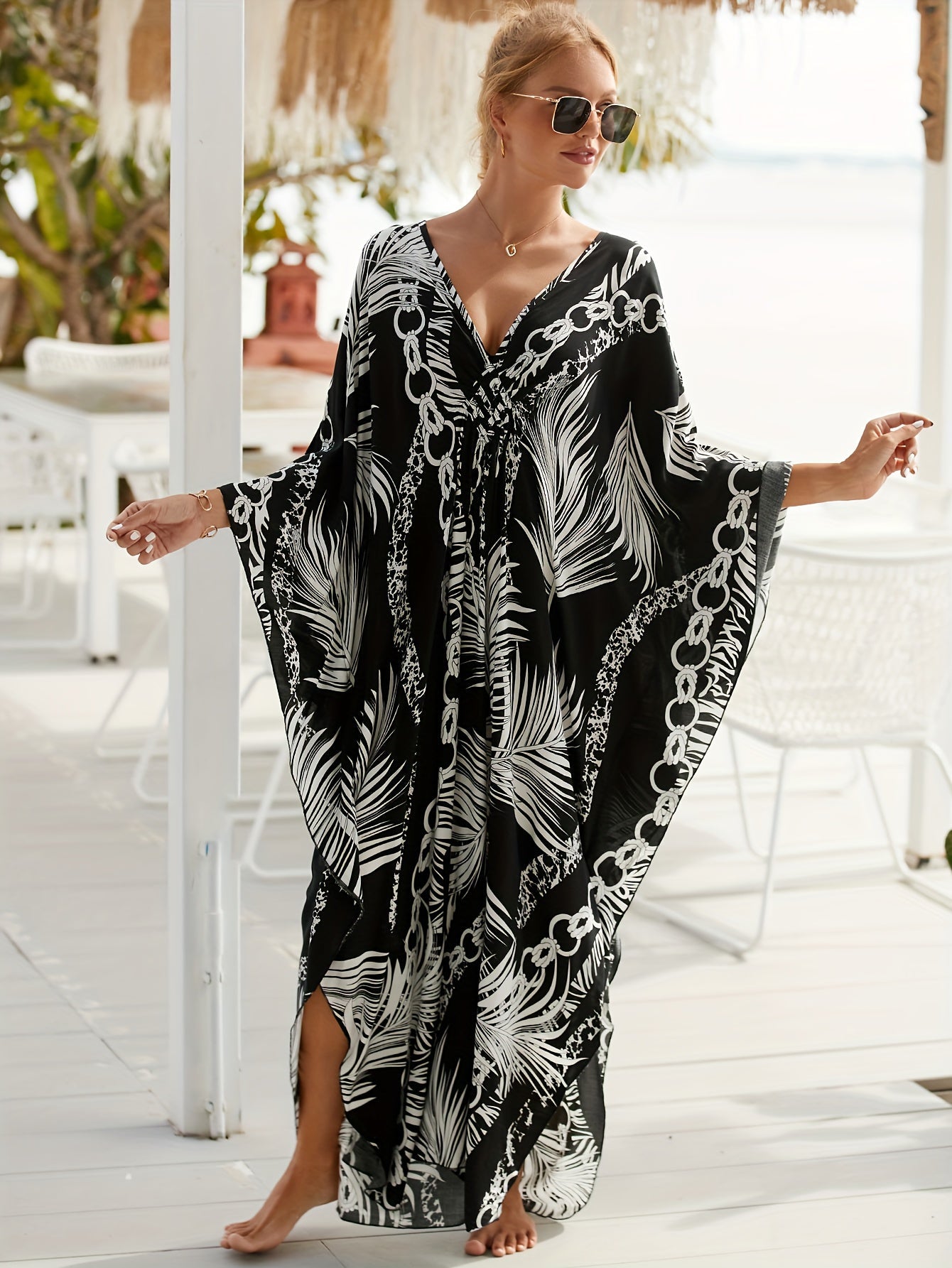 Women's Kaftan Maxi Dress with Tropical Palm Print and Chain Pattern – Perfect Beach and Resort Outfit