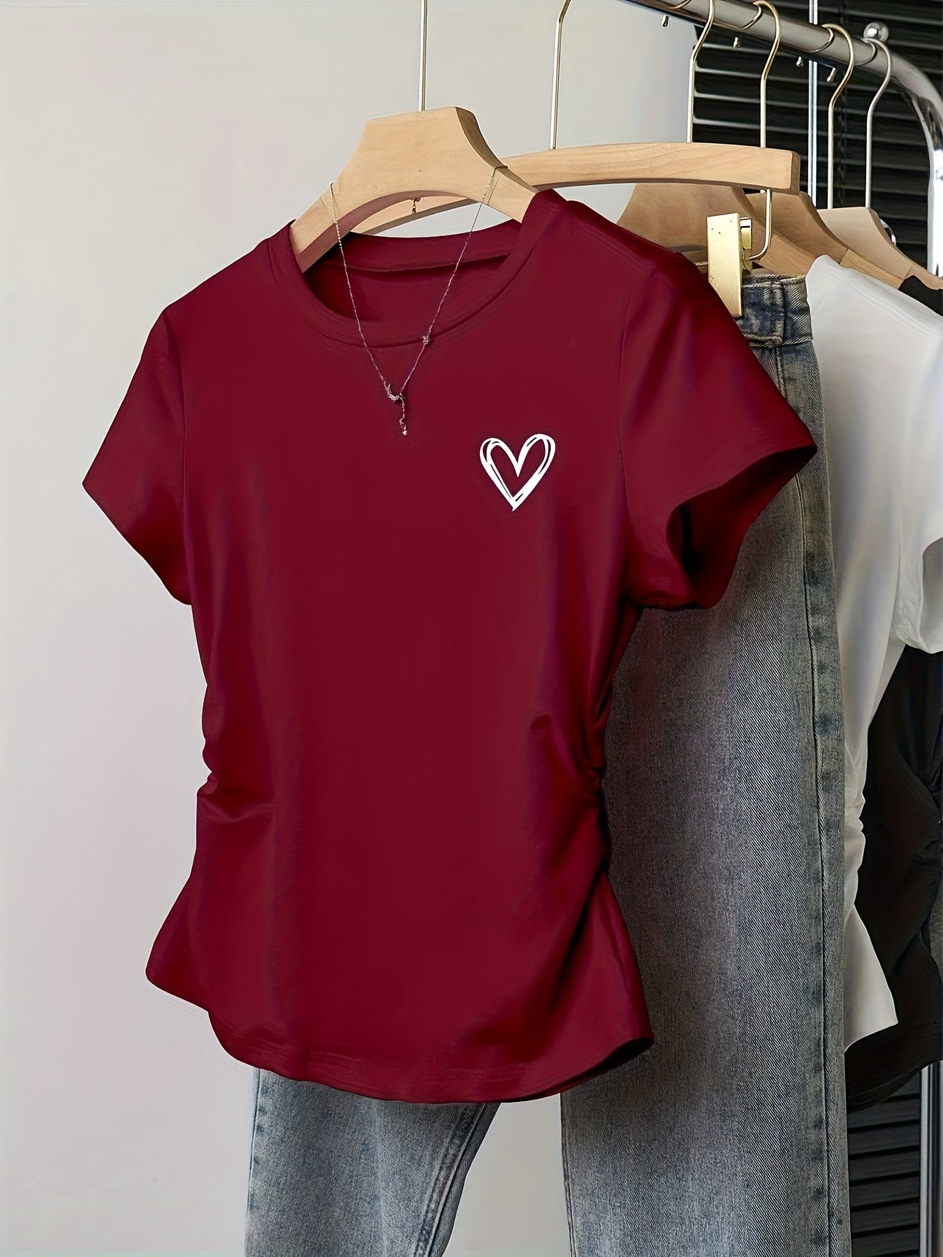 Women's T-shirt with Heart Print – Fashionable Summer Top, Fitted, Short Sleeve, Casual & Leisure Look