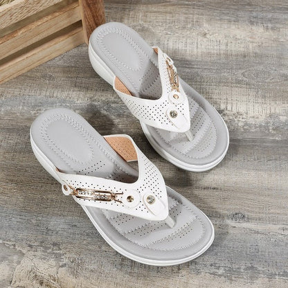 Tanya – Wedge-Plattform Flip-Flops mit Zehensteg