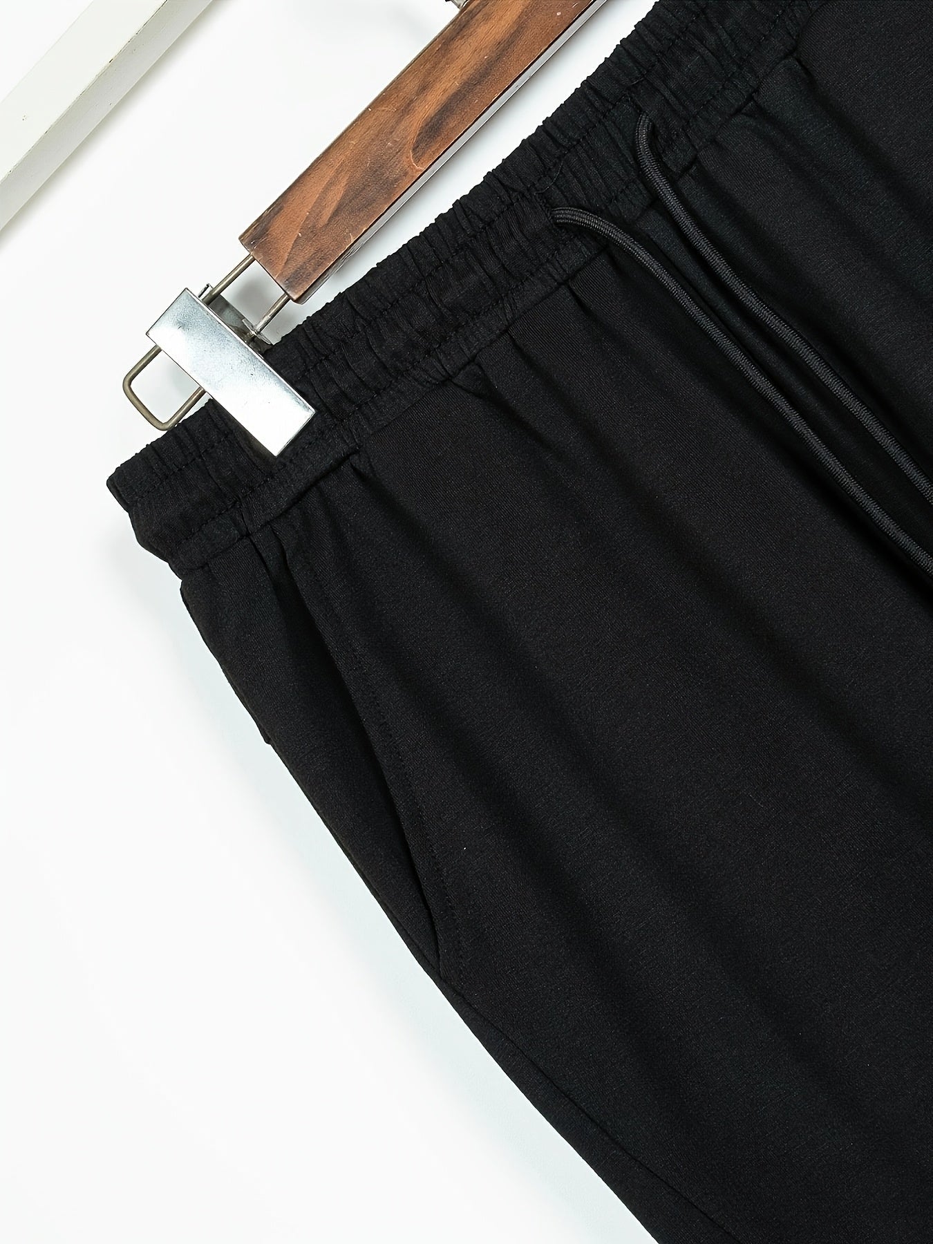 Men's two-piece set: quilted crew-neck pullover & jogging pants in white and black