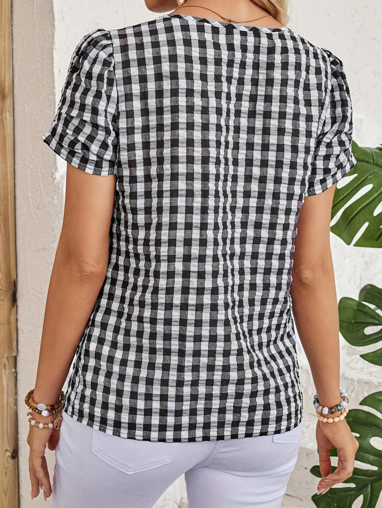 Women's Elegant Checked Blouse with Neckline – Perfect for Spring & Summer