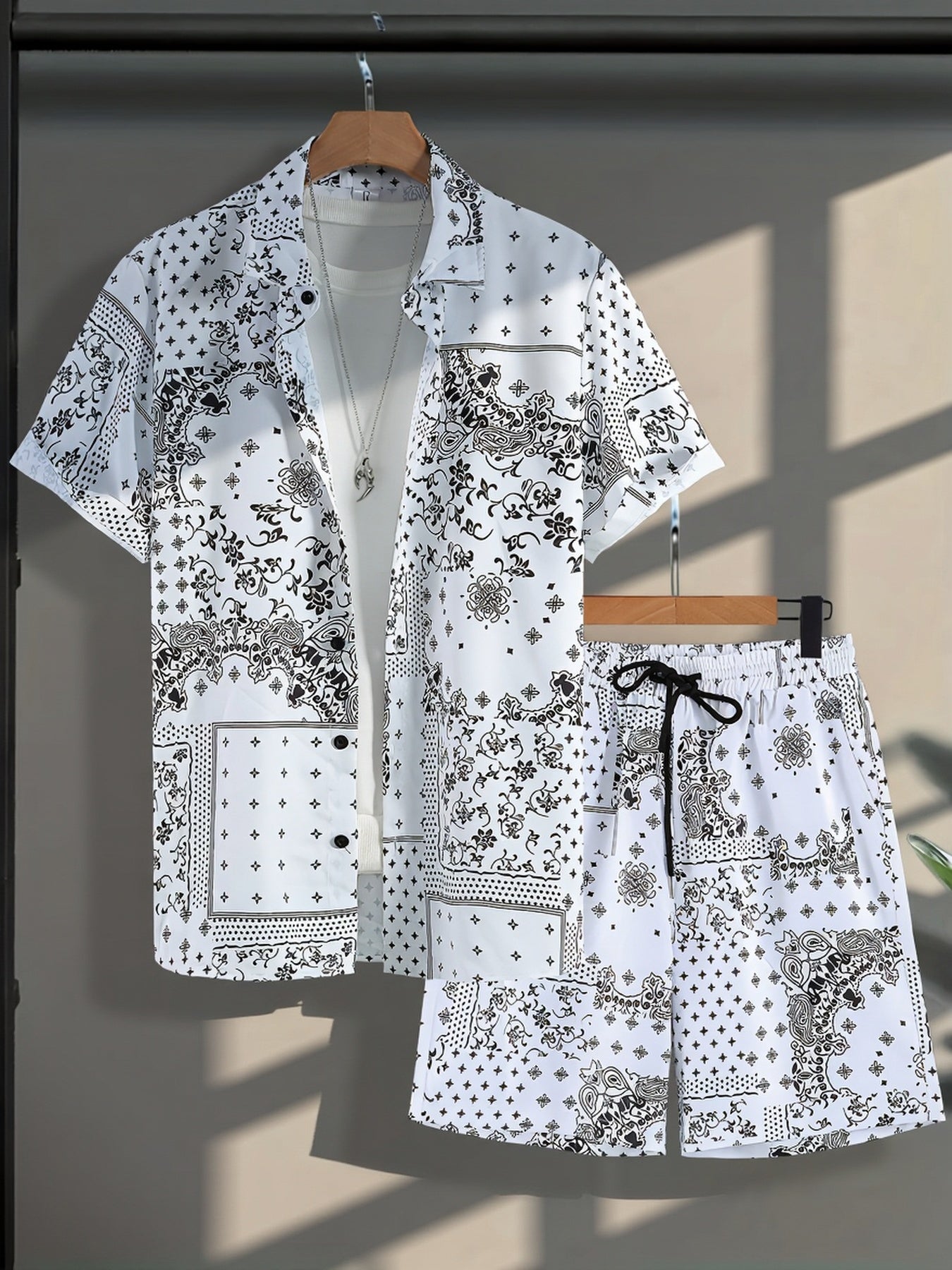 Men's Summer Casual Set – Short-Sleeve Shirt and Shorts with Paisley Pattern, Perfect for Everyday & Vacation