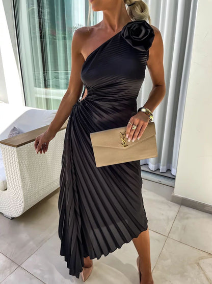 Damen One-Shoulder Plissee-Fishtail Cocktailkleid mit Blumendetail – Elegantes Partykleid für festliche Anlässe