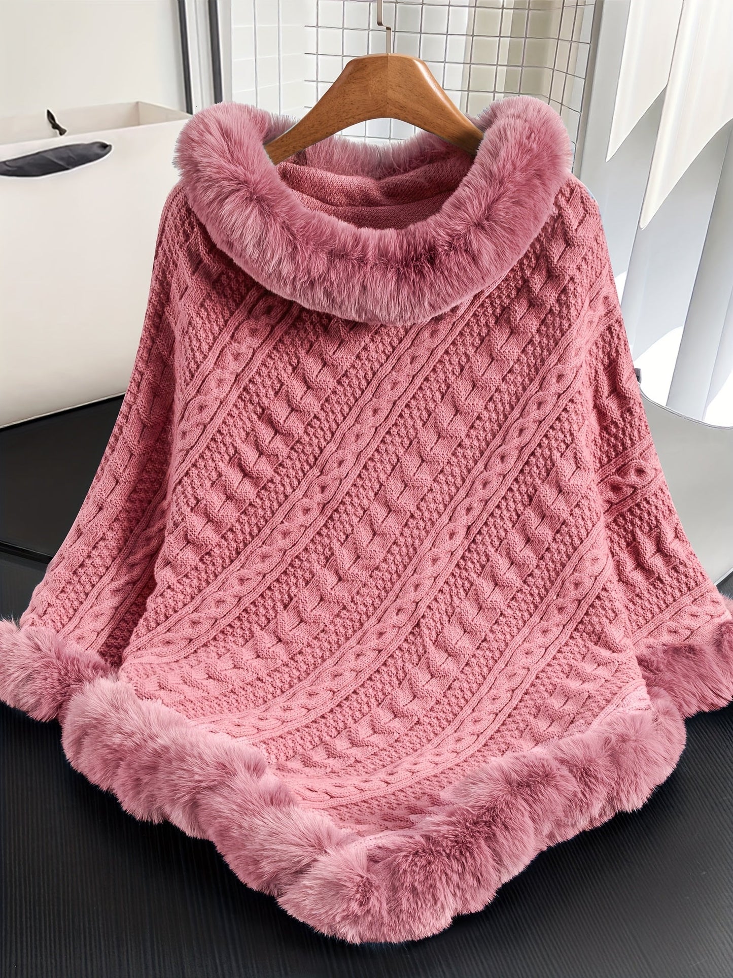 Poncho Damen Strick Zopfmuster mit Kunstpelzbesatz Marineblau