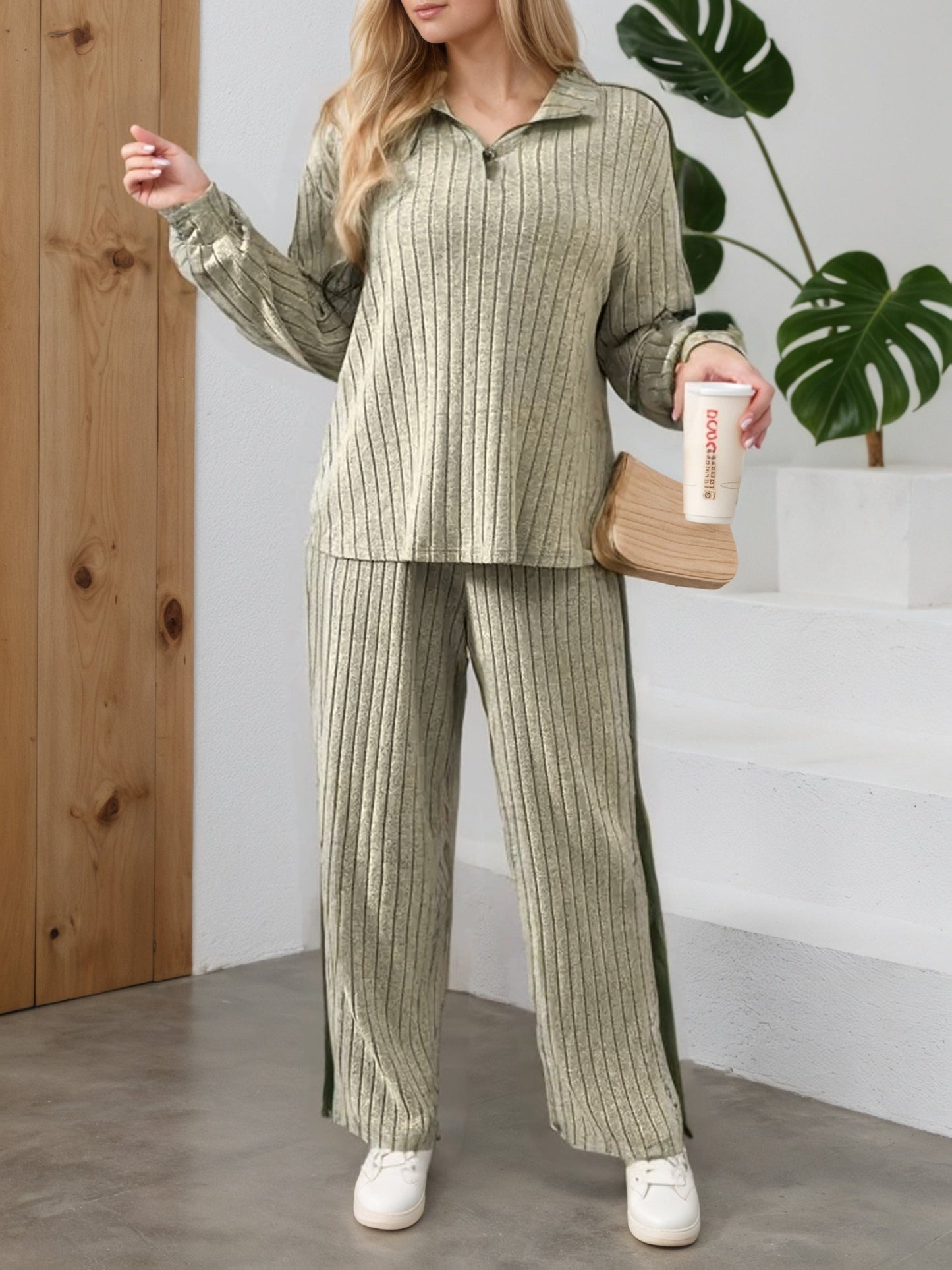Ribbed women’s lounge set, two-piece sweater with zipper and wide-leg pants