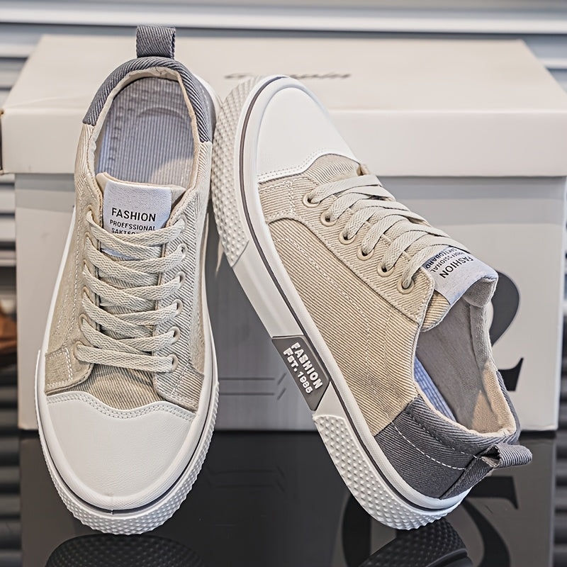 Men's low-top sneakers in retro skater style for leisure and everyday wear