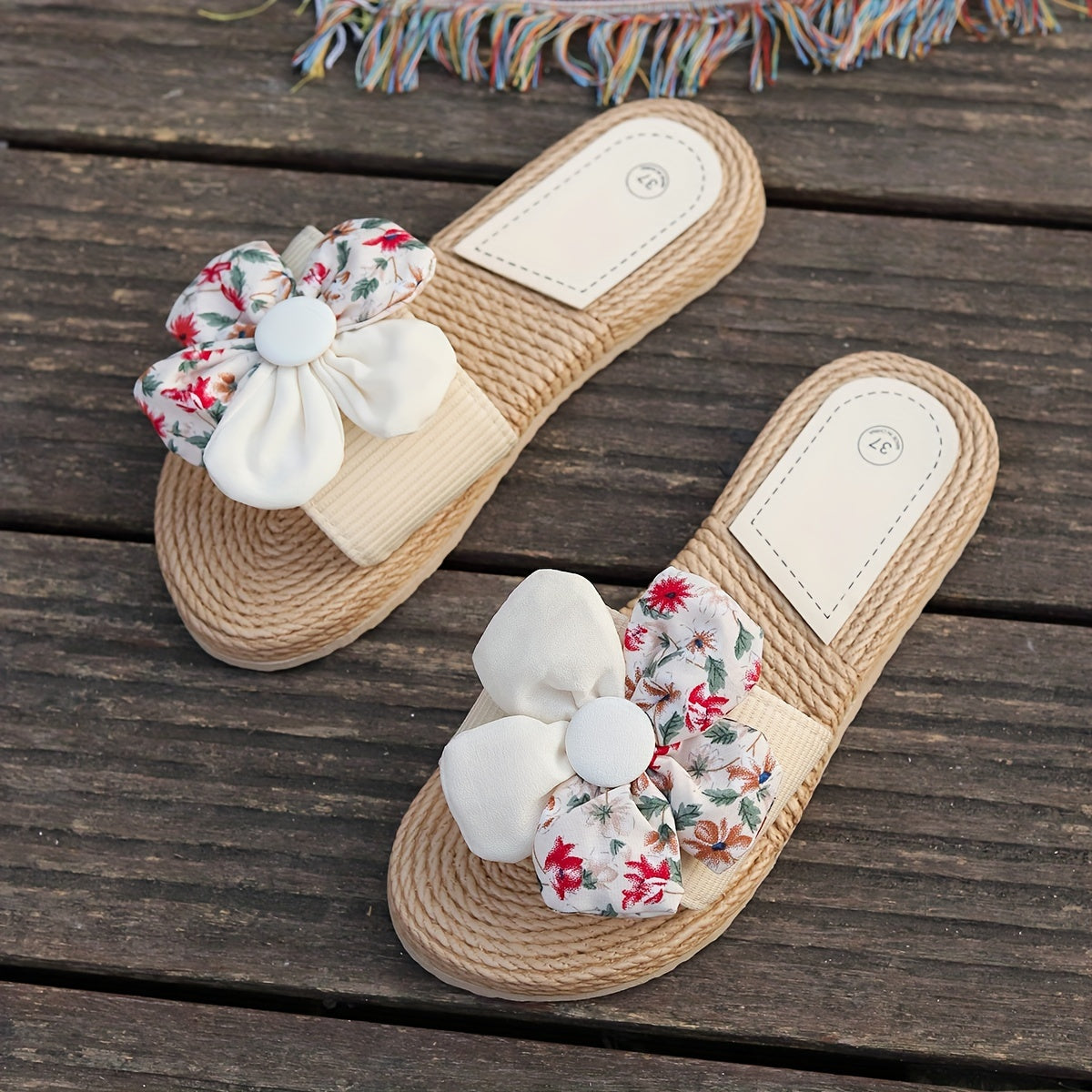 Women's summer slides with large floral bow – fashionable espadrille-style slides for leisure & vacation