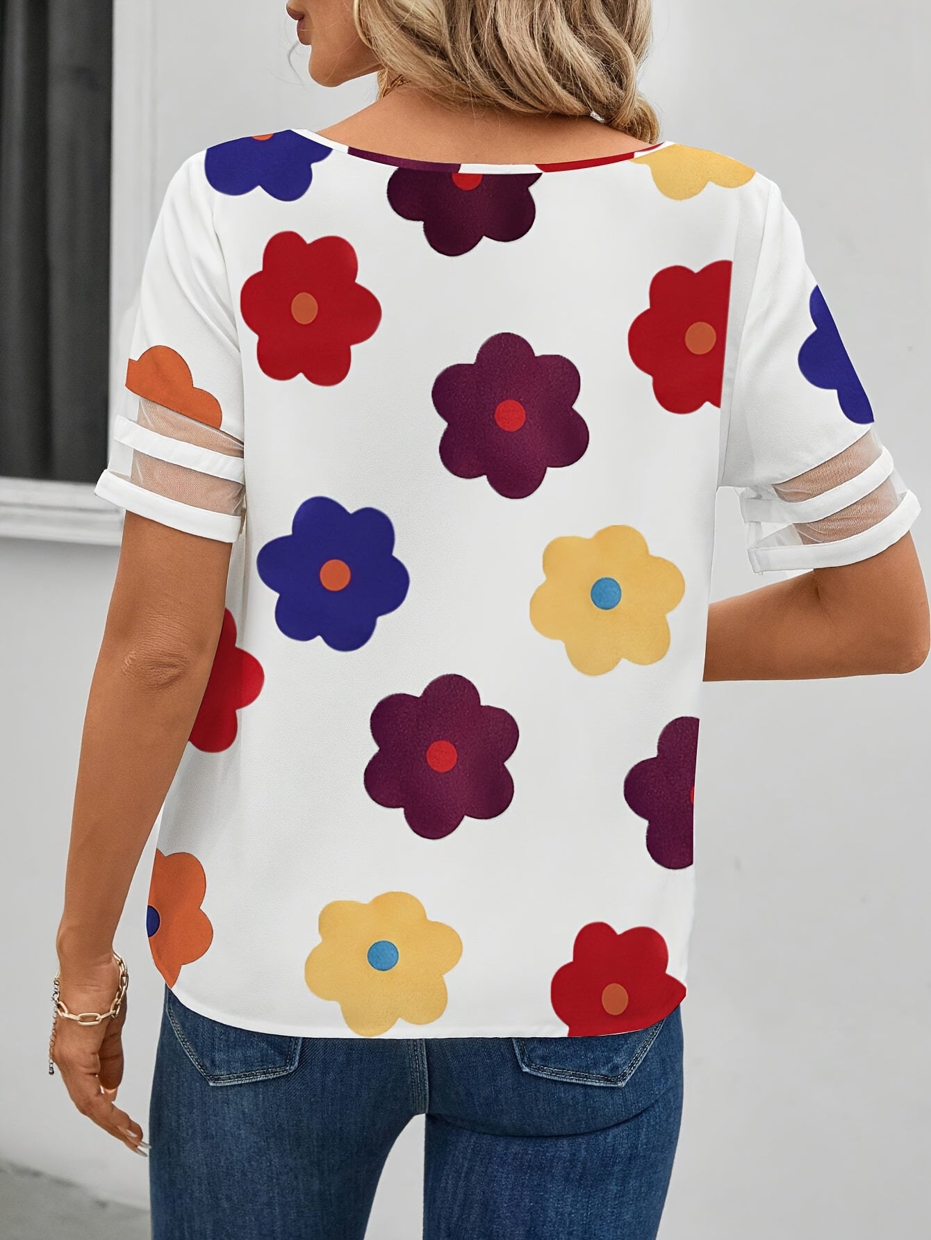 Women's blouse with asymmetrical neckline and floral pattern – Elegant summer look, casual and everyday wear