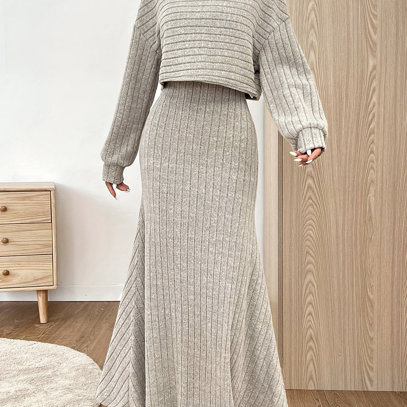 Ribbed knit set for women – two-piece outfit with a cropped sweater and long skirt in gray