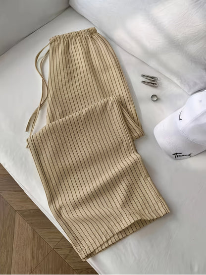 Women's casual pants with stripe pattern and relaxed fit – stylish lounge pants for everyday and leisure use